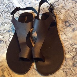 New without tag flat sandal for women